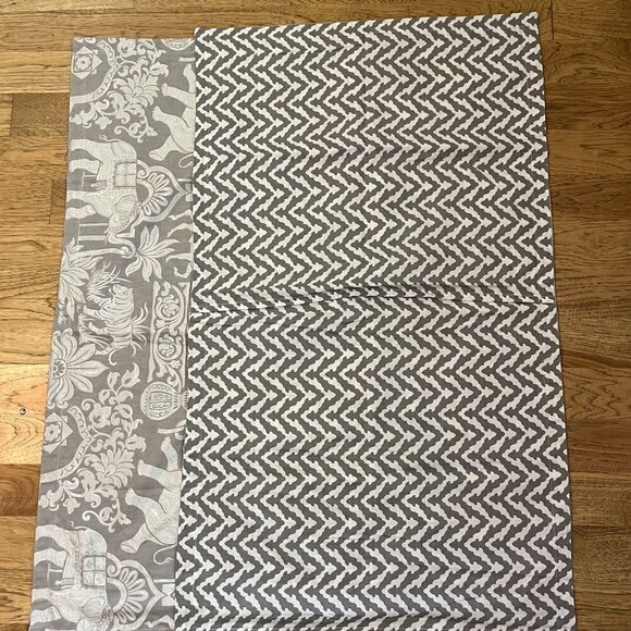 NEW King Pillow Shams X2 Elephant Sacred Cow Tiger Gray & White Kashmir Shimmer - Picture 3 of 8